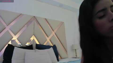 Snapshot of emma_castilloo chatting on 02-23-25, 10:20 Emma Castillo online show from 02-23-25, 10:20