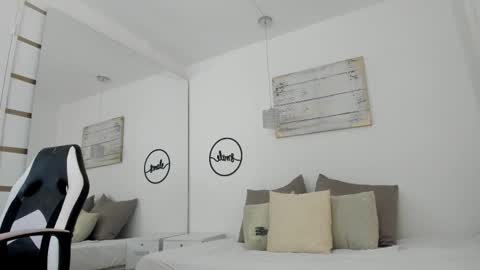 Snapshot of emma_castilloo chatting on 03-06-25, 10:15 Emma Castillo online show from 03-06-25, 10:15