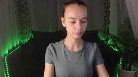 emma_chaser online show from 12-17-25, 01:33