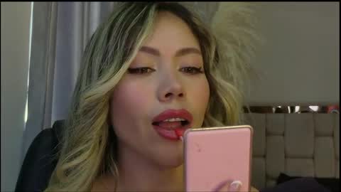 emma coronel online show from 03-15-26, 09:21