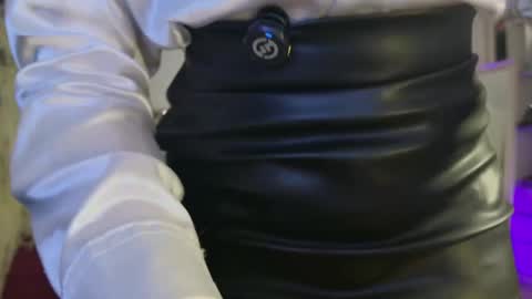 emma coronel online show from 04-28-26, 12:31