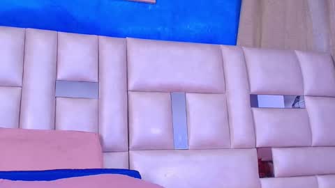 Emma online show from 09-20-25, 03:18