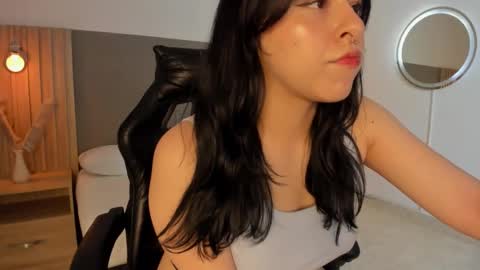 E M M A online show from 03-24-26, 09:53