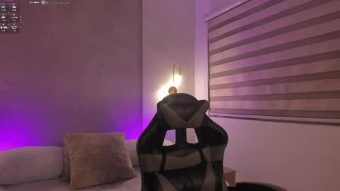 E M M A online show from 04-25-26, 08:06