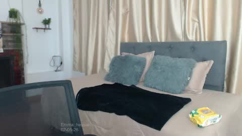Tell me Emma online show from 05-05-26, 01:41