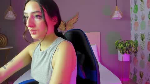 E M M A online show from 03-05-26, 02:18