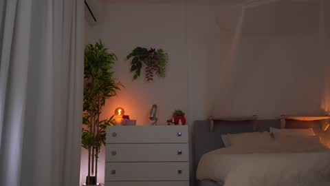 Snapshot of emma_land chatting on 12-06-24, 09:02    online show from 12-06-24, 09:02