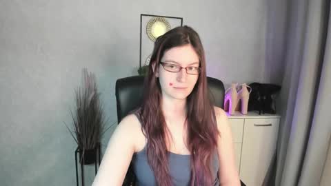 Snapshot of emma_lust94 chatting on 05-06-26, 05:46 emma online show from 05-06-26, 05:46