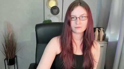 Snapshot of emma_lust94 chatting on 06-15-26, 05:37 emma online show from 06-15-26, 05:37