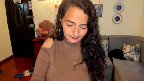 Snapshot of emma_luxy chatting on 03-04-25, 10:27 emma luxy online show from 03-04-25, 10:27