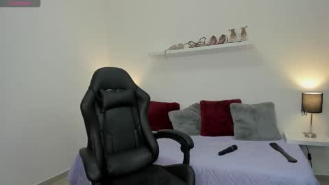 Emma  online show from 11-14-25, 12:15