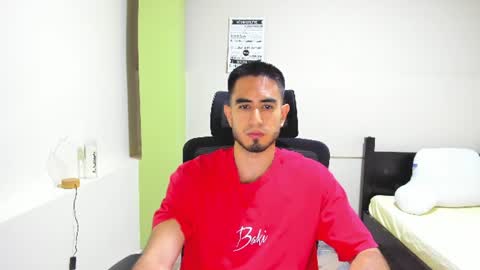 Snapshot of emma_muscle_ chatting on 07-05-26, 10:22 emma online show from 07-05-26, 10:22