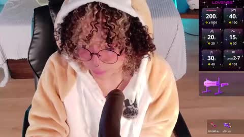 Snapshot of emma_nakamura chatting on 05-30-26, 10:34 online show from 05-30-26, 10:34