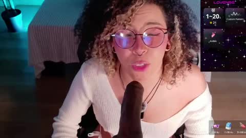 Snapshot of emma_nakamura chatting on 05-31-26, 10:22 online show from 05-31-26, 10:22