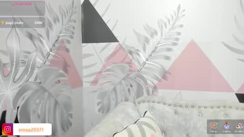 Snapshot of emma_petite4u chatting on 03-05-25, 09:37 Emma online show from 03-05-25, 09:37