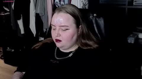 Emma Razumovskaya online show from 11-19-25, 10:54