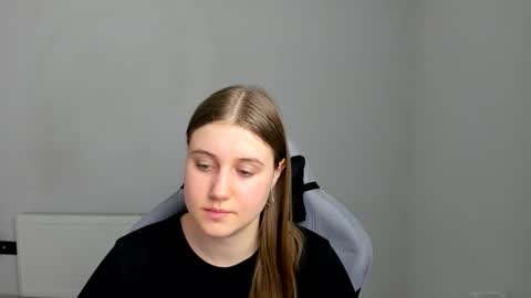 Emma online show from 06-03-26, 02:33