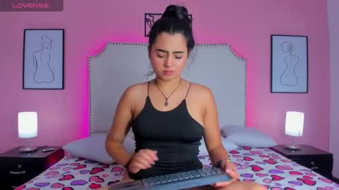 emma_whitee_ online show from 09-09-25, 02:27