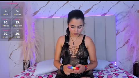 emma_whitee_ online show from 10-02-25, 07:10