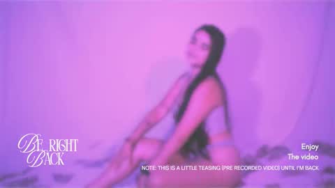 emma_whitee_ online show from 12-16-25, 12:21