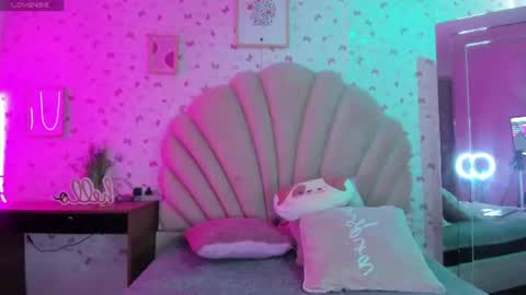 emmaa00_ online show from 07-18-26, 05:17