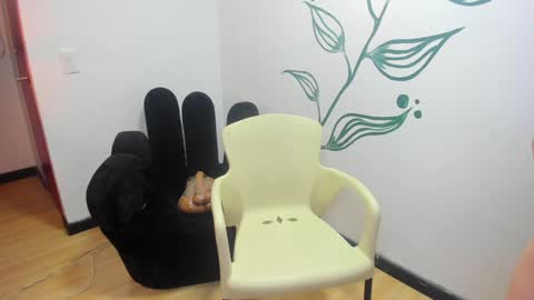 Snapshot of emmaaevans_ chatting on 12-17-24, 03:28 Emma Evans online show from 12-17-24, 03:28