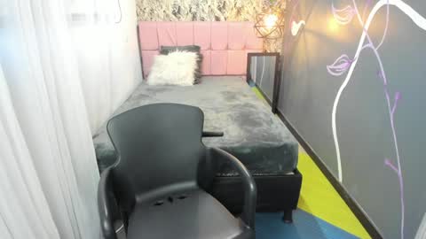 Snapshot of emmaaevans_ chatting on 01-30-25, 12:16 Emma Evans online show from 01-30-25, 12:16