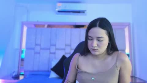 Snapshot of emmabeel chatting on 09-17-25, 11:45 Emma online show from 09-17-25, 11:45