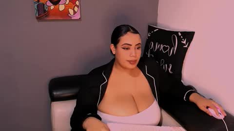 emmacamille2 online show from 11-28-25, 12:46