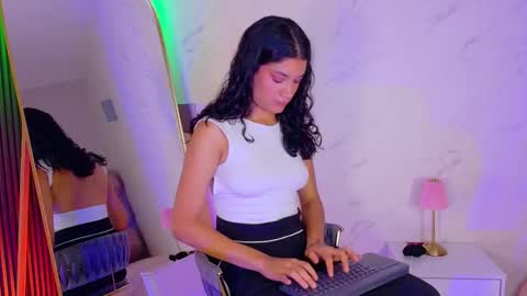 Emma online show from 03-26-26, 01:17