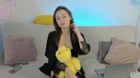 Emma online show from 12-05-25, 04:43