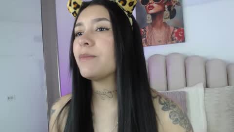 Snapshot of emmacute_x chatting on 10-13-25, 02:17 emmacute_x online show from 10-13-25, 02:17