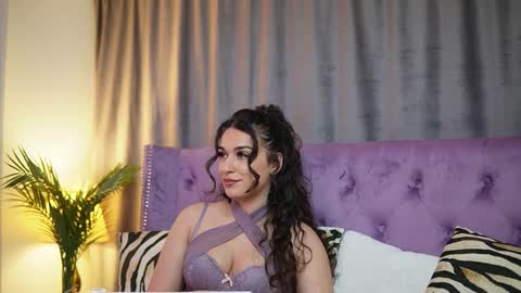 Snapshot of emmadallas chatting on 11-03-25, 06:53 Emma online show from 11-03-25, 06:53