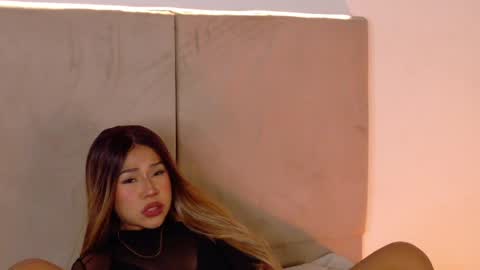 E M M A  online show from 04-22-26, 10:55