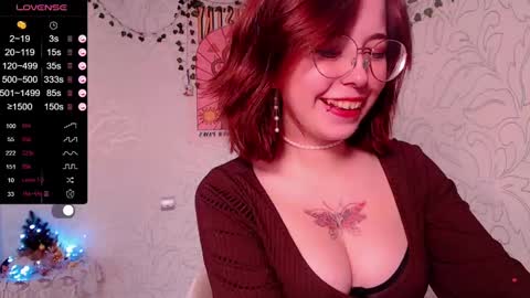 Snapshot of emmae__ chatting on 12-31-24, 03:12 Emma online show from 12-31-24, 03:12