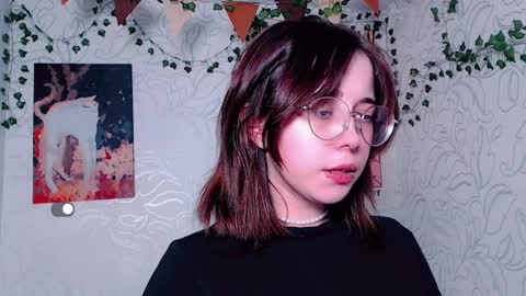 Snapshot of emmae__ chatting on 02-24-25, 12:16 Emma online show from 02-24-25, 12:16