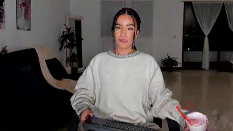 valentina online show from 01-12-25, 07:43