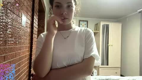 Snapshot of emmagerhauser chatting on 06-06-26, 03:17 emmagerhauser online show from 06-06-26, 03:17
