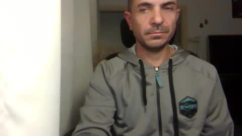 Snapshot of emmagold123 chatting on 12-21-24, 03:20 Ariel online show from 12-21-24, 03:20