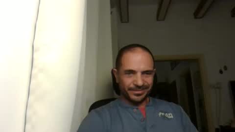 Snapshot of emmagold123 chatting on 01-11-25, 03:31 Ariel online show from 01-11-25, 03:31