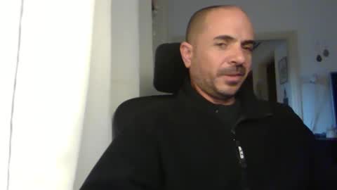 Snapshot of emmagold123 chatting on 01-31-25, 01:12 Ariel online show from 01-31-25, 01:12