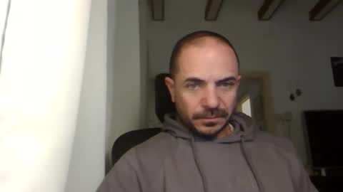 Snapshot of emmagold123 chatting on 02-07-25, 05:10 Ariel online show from 02-07-25, 05:10