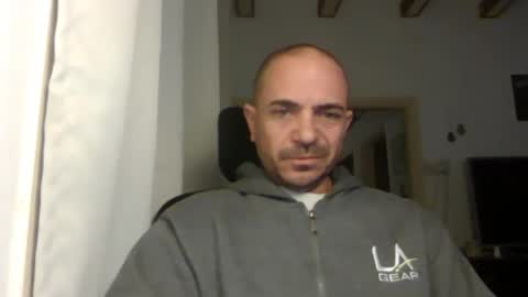 Snapshot of emmagold123 chatting on 02-17-25, 04:31 Ariel online show from 02-17-25, 04:31