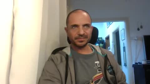 Snapshot of emmagold123 chatting on 02-21-25, 02:06 Ariel online show from 02-21-25, 02:06