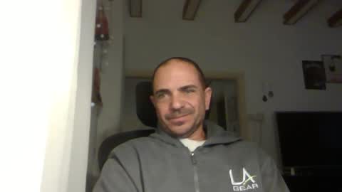 Snapshot of emmagold123 chatting on 03-05-25, 04:13 Ariel online show from 03-05-25, 04:13