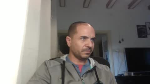 Snapshot of emmagold123 chatting on 03-07-25, 11:18 Ariel online show from 03-07-25, 11:18