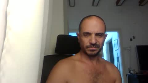 Snapshot of emmagold123 chatting on 09-09-25, 09:03 Ariel online show from 09-09-25, 09:03