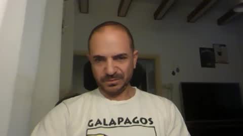 Snapshot of emmagold123 chatting on 10-03-25, 04:09 Ariel online show from 10-03-25, 04:09