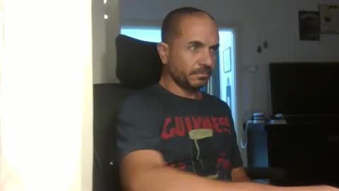 Snapshot of emmagold123 chatting on 10-26-25, 10:25 Ariel online show from 10-26-25, 10:25