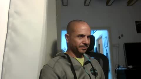 Snapshot of emmagold123 chatting on 11-02-25, 09:06 Ariel online show from 11-02-25, 09:06